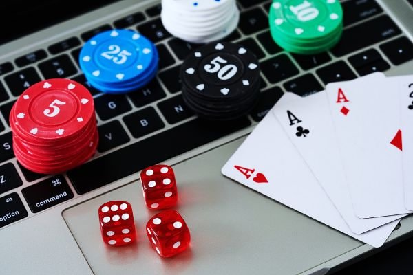 818slot Live Casino ဂိမ်းများ Baccarat Roulette ကစားသူများ